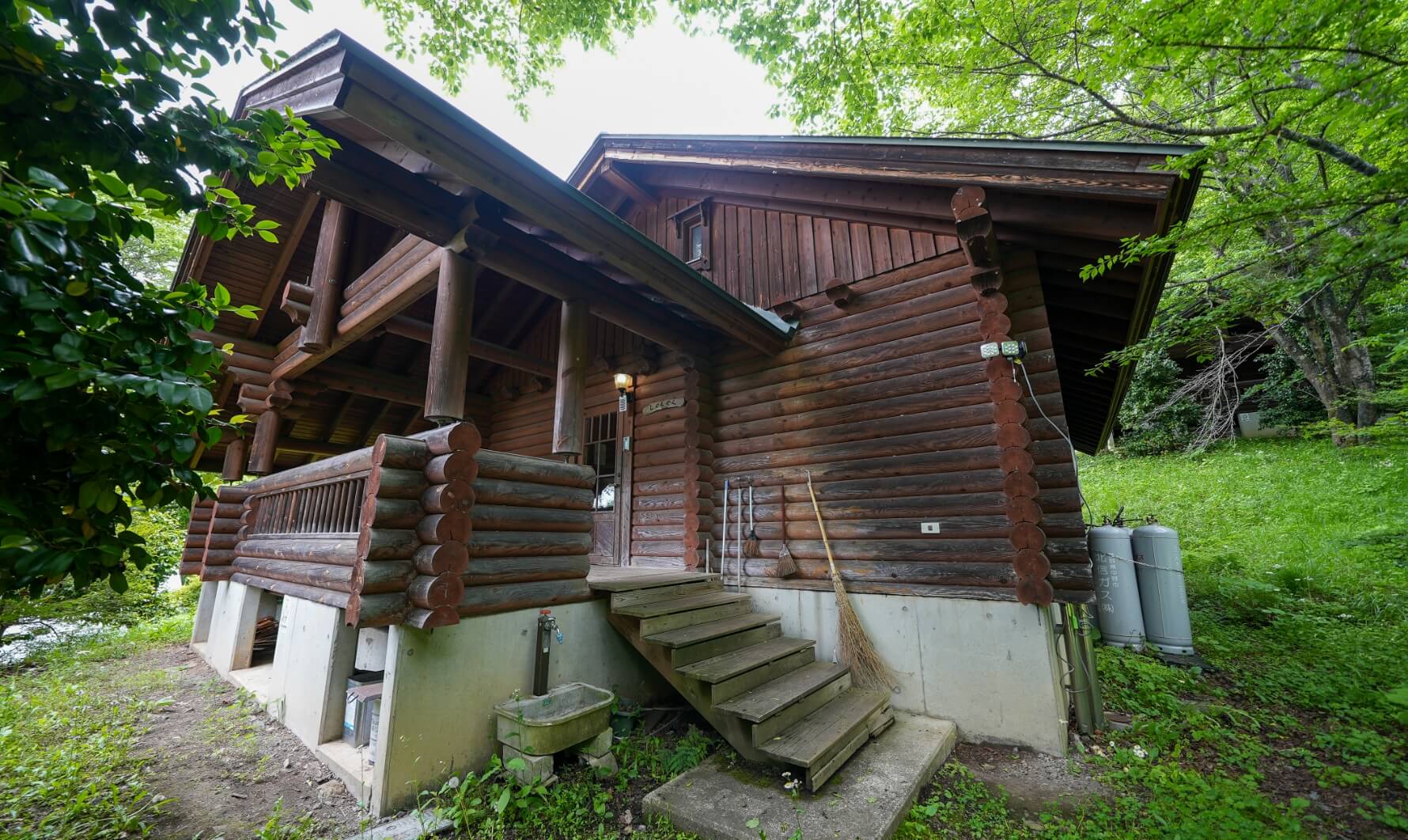 湯野駅ぽんぽこ